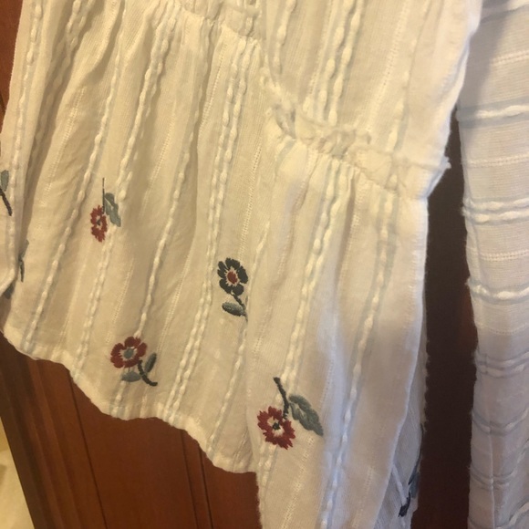 Vince Camuto White Top Size Small NWT - Picture 3 of 6